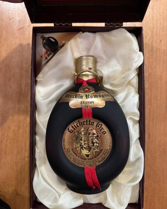 Brandy vecchia romagna etichetta oro con cofanetto