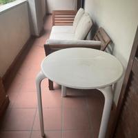 Divano da giardino in legno con cuscini ikea