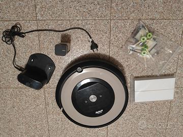 Robot aspirapolvere iRobot Roomba e5 