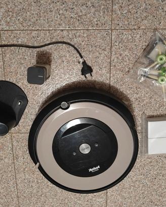 Robot aspirapolvere iRobot Roomba e5 