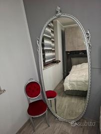 sedia e specchio 