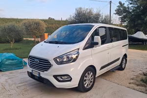 Ford torneo custom  trend  8 posti