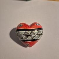 Cuore in Pietra Saponaria Decorato a Mano 