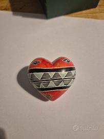 Cuore in Pietra Saponaria Decorato a Mano 