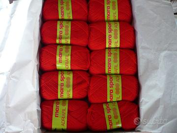 Gomitoli per lavori a maglia ed uncinetto