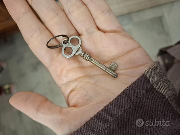 Pianoforte verticale in radica