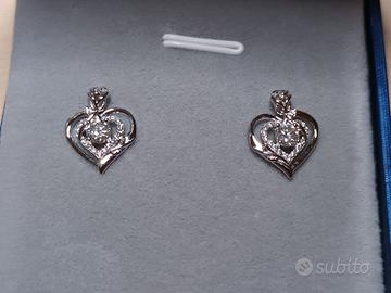 Orecchini in argento 925 e moissanite