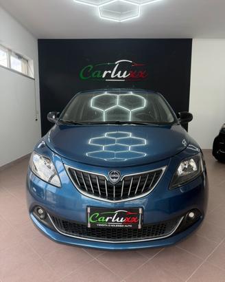 Lancia Ypsilon 1.0 Hybrid