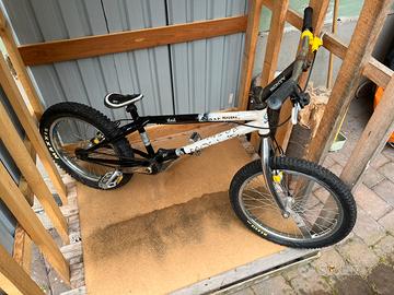 Bici da trial monty 219