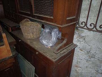 Stock di mobili vecchi in blocco