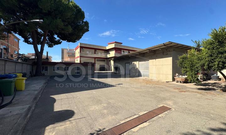 Capannone Commerciale - Cagliari