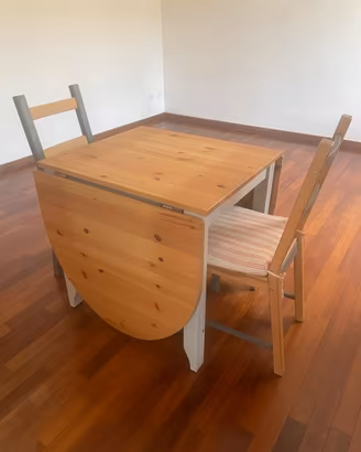 Tavolo Ikea a ribalta da 2 a 8 posti
