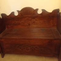 Cassapanca legno ricamata
