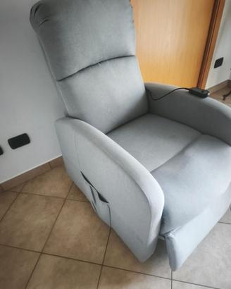 Poltrona elettrica per anziani