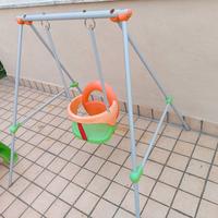 scivolo e altalena per bambini