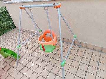 scivolo e altalena per bambini