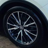 4 cerchi e gomme 18 Toyota chr 