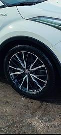 4 cerchi e gomme 18 Toyota chr 