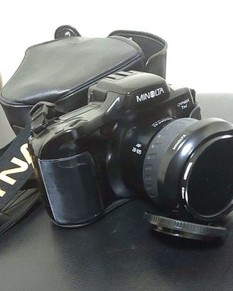 Minolta Dynax 7000i con accessori