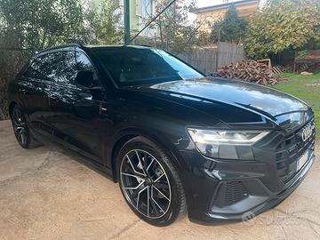 Audi  q8