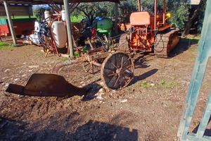 Cingolato om 50 e aratro