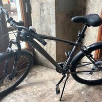 Bicicletta Mountain Bike