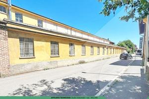 CAPANNONE A CORNAREDO