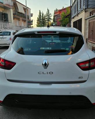 Clio unico propietario costume national