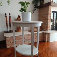 Tavolino "shabby chic" bianco  - dipinto a mano