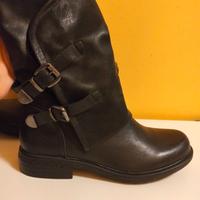 Stivali neri stile biker