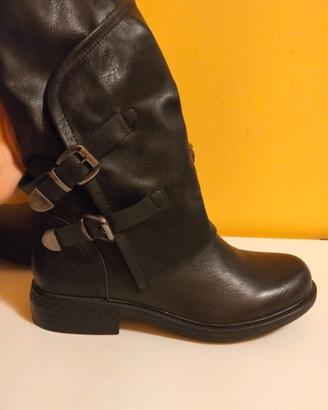 Stivali neri stile biker