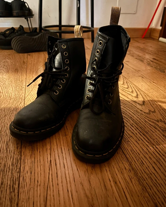 Dr. Martens pelle morbida Neri