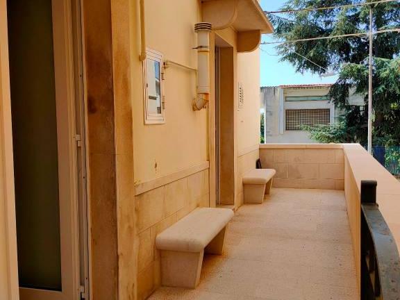 Ufficio a Noci, via Fratelli Bandiera 7, 2 locali