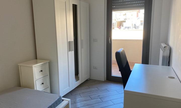 Stanza Singola per Ragazze/Zona Tor Vergata