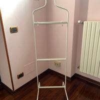 Attaccapanni da terra