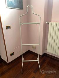 Attaccapanni da terra