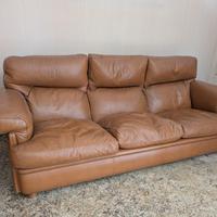DIVANO IN PELLE