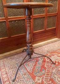 Originale tavolino del XIX secolo