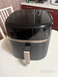 Friggitrice ad aria Russell hobbs