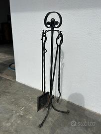 Set camino completo in ferro battuto vintage