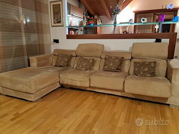 Divano in microfibra usato