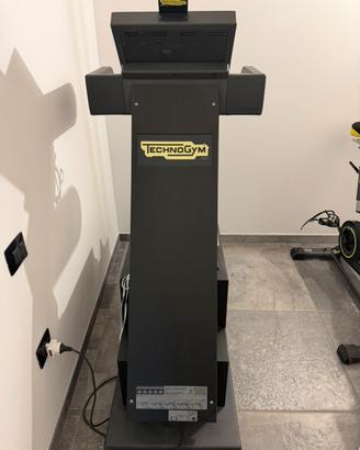 Attrezzi palestra technogym