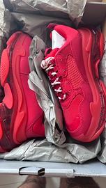 BALENCIAGA SNEAKERS TRIPLE S