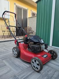 Tagliaerba a motore