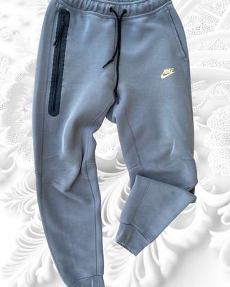 Pantalone nike tech taglia s