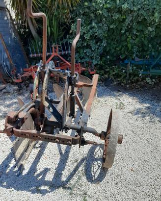 Aratro 3 vomeri fisso