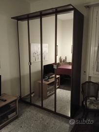 Armadio con specchi