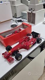 Auto a motore a scoppio