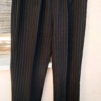 Pantaloni gessati grigio scuro con elastico