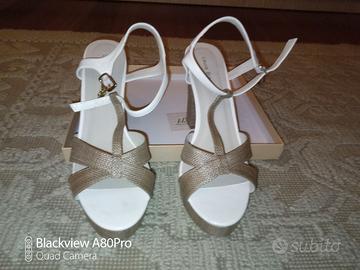 sandali con zeppa in pelle bianca e corda
